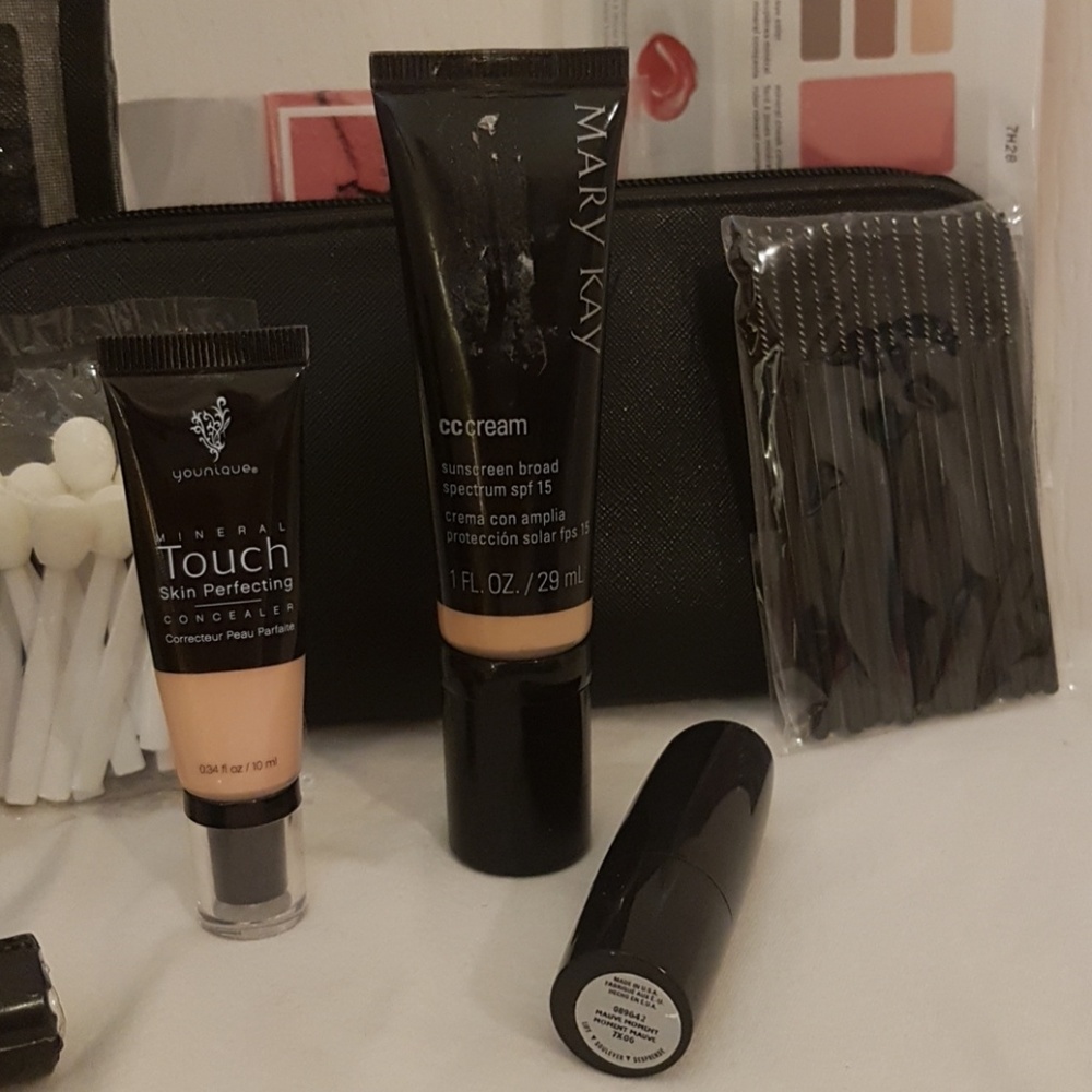 Makeup Lot - Picture 3 of 4
